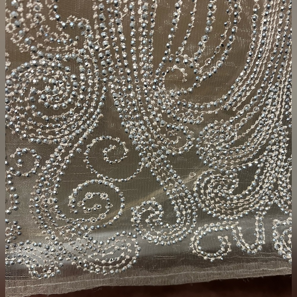 Luxury Party Gown - Picture 10 of 17